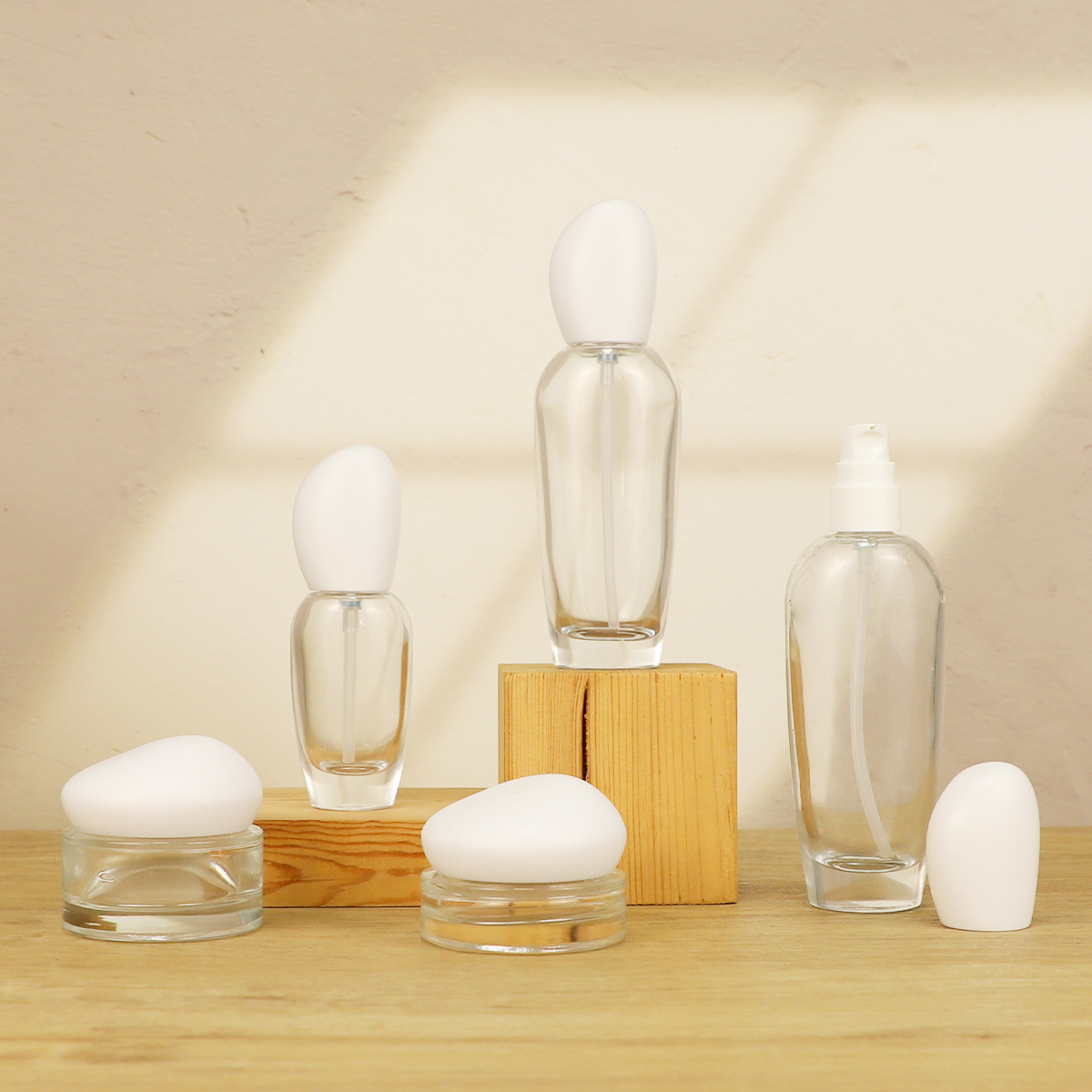 Cosmetic glass packaging set